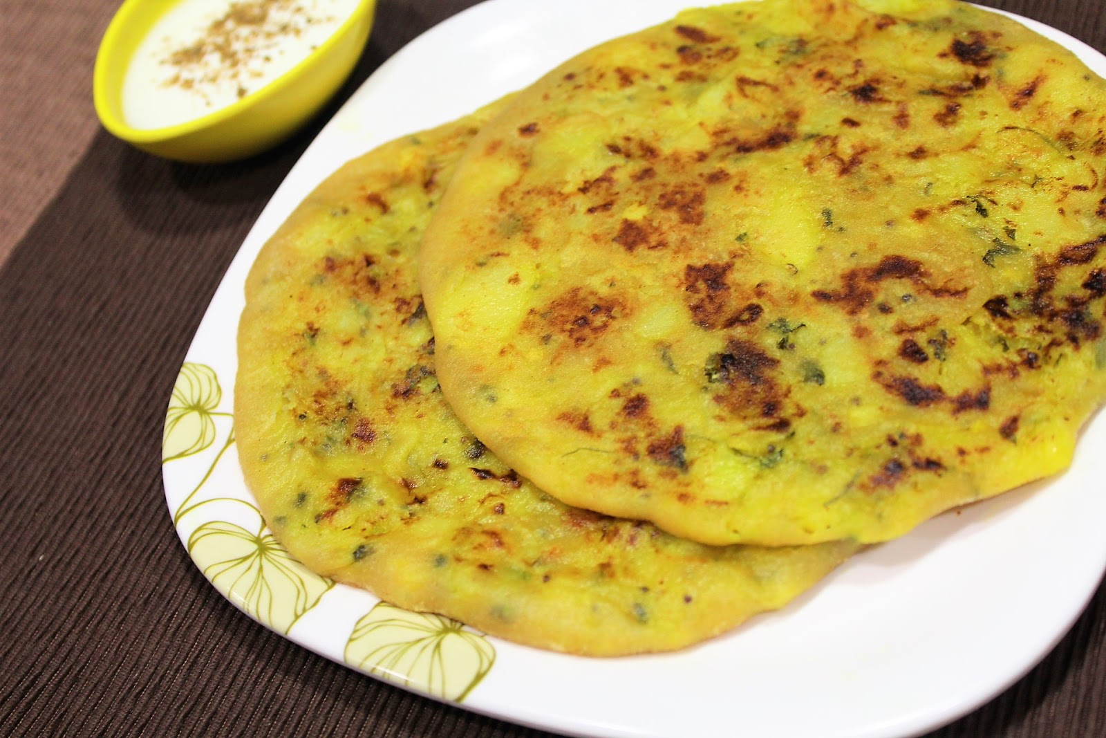 आलु पराठा-Bookmychefs.com